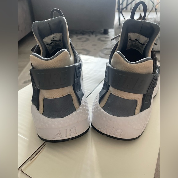 Nike Huarache Sneakers - Picture 3 of 7